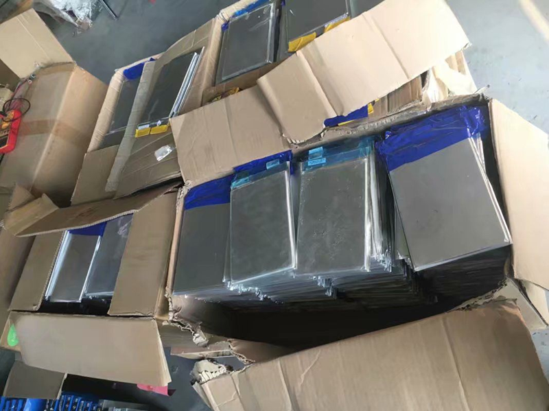 回收某客戶電池現(xiàn)場(chǎng)